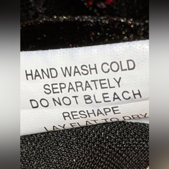 Notations Black and Red Sparkly top Size PM - Picture 12 of 16